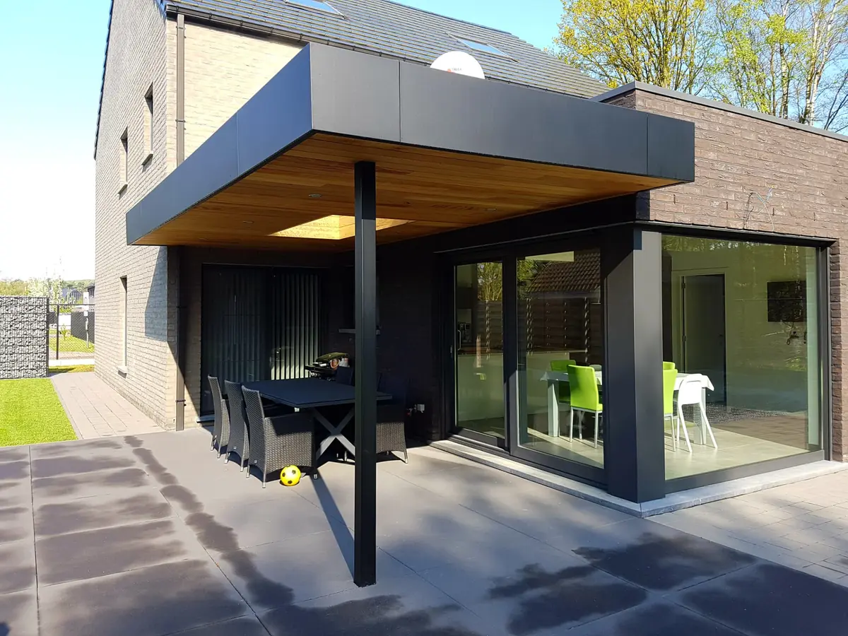 Realisatie Casa Morini — terras met aluminium ramen
